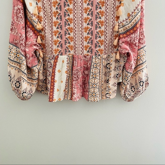 American Eagle Outfitter’s Boho Mixed Media Balloon Sleeve Blouse Size Medium - Picture 5 of 10